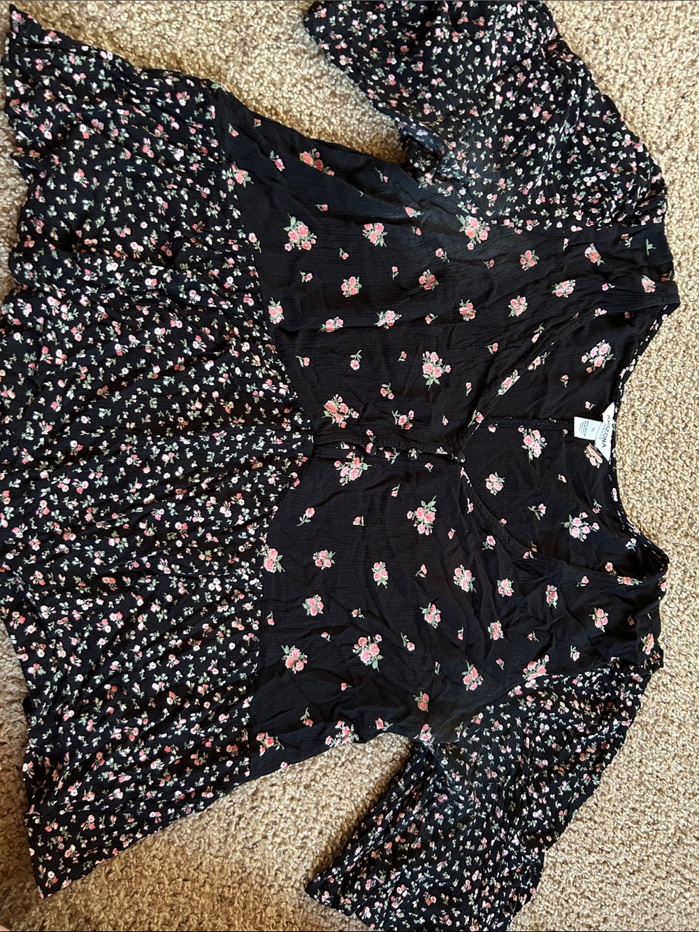 Arizona Jean Company Black Floral Puff-Sleeve Blouse
